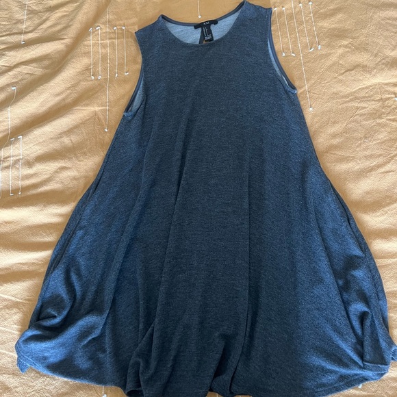 Gray Sleeves Mini Shift Dress with High-neck and keyhole back size small - Picture 3 of 7